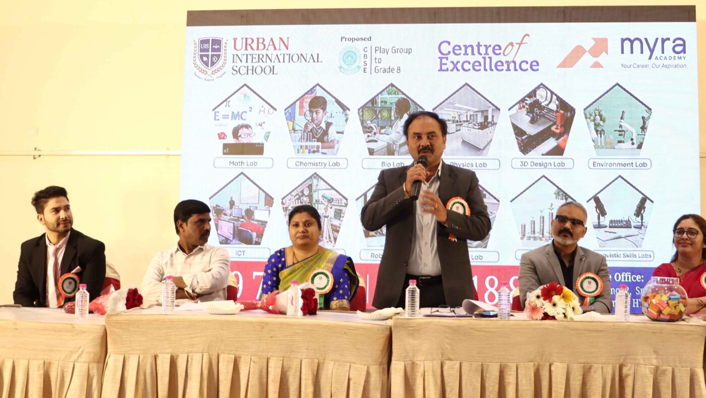 Surendra Naidu sir addressing the parents and students in the event.