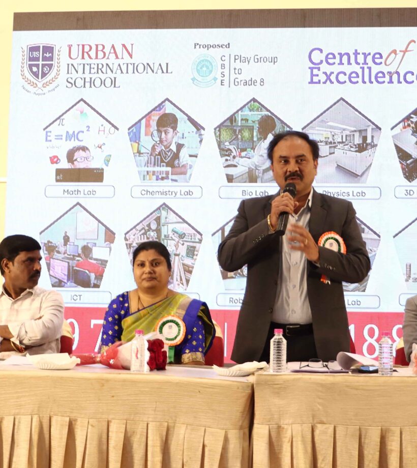 Surendra Naidu sir addressing the parents and students in the event.